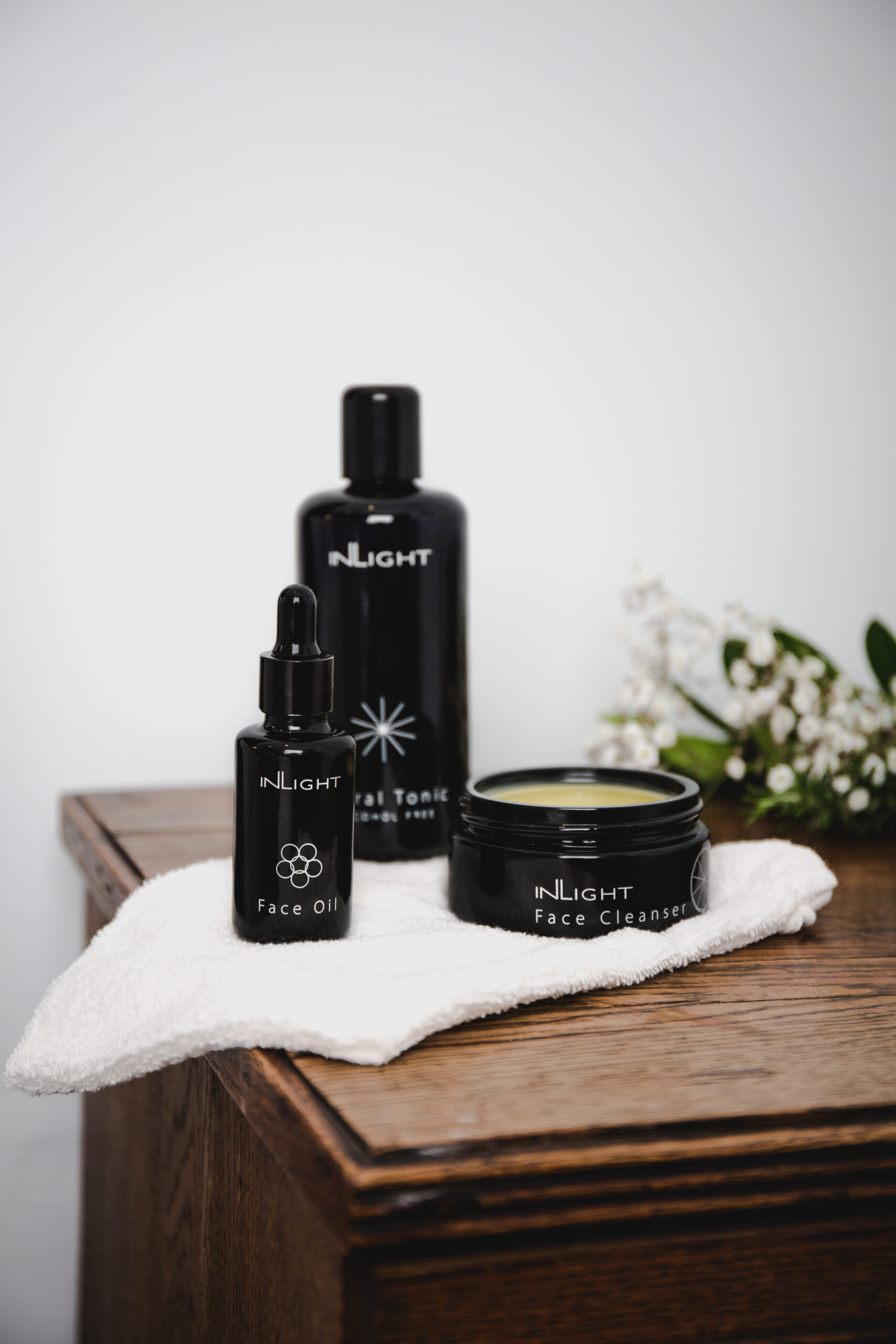 Prodotti essenziali per routine viso Inlight